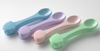 O silicone moldou partes com as peças moldando feitas sob encomenda da borracha de silicone das cores diferentes