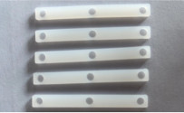 Coxim da borracha de silicone com os furos do parafuso fixados dentro do teclado