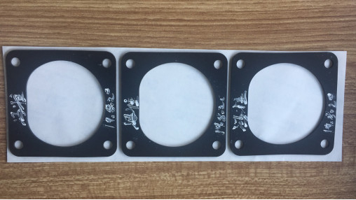 a almofada de borracha preta grossa ASTM de silicone de 5.0mm testou cinco selos automotivos do furo
