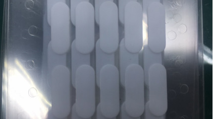 Anti luz do risco que difunde o material do policarbonato com parte traseira adesiva de 3M 467